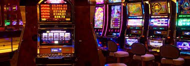 Live Blackjack player interface on capung4d login showing betting controls and dealer view